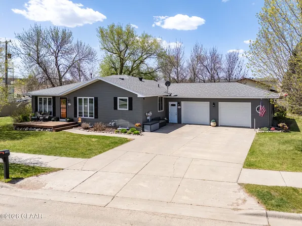 1403 Hoven Ln, Crookston, MN 56716