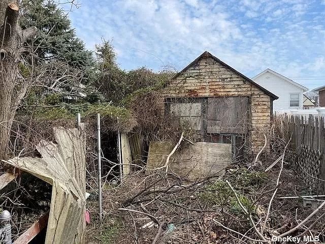 2nd image of 15927 96th St