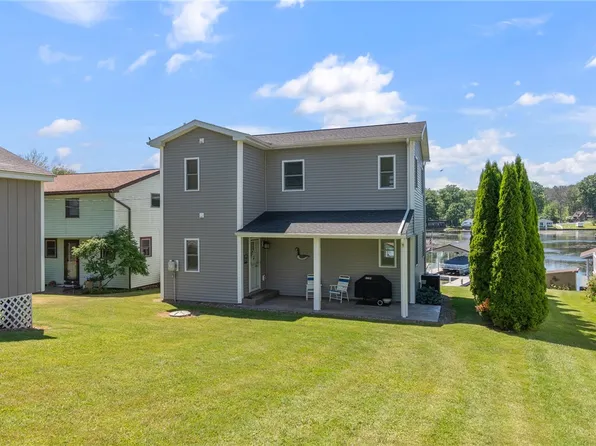 8249 Dogwood Rd, Wolcott, NY 14590