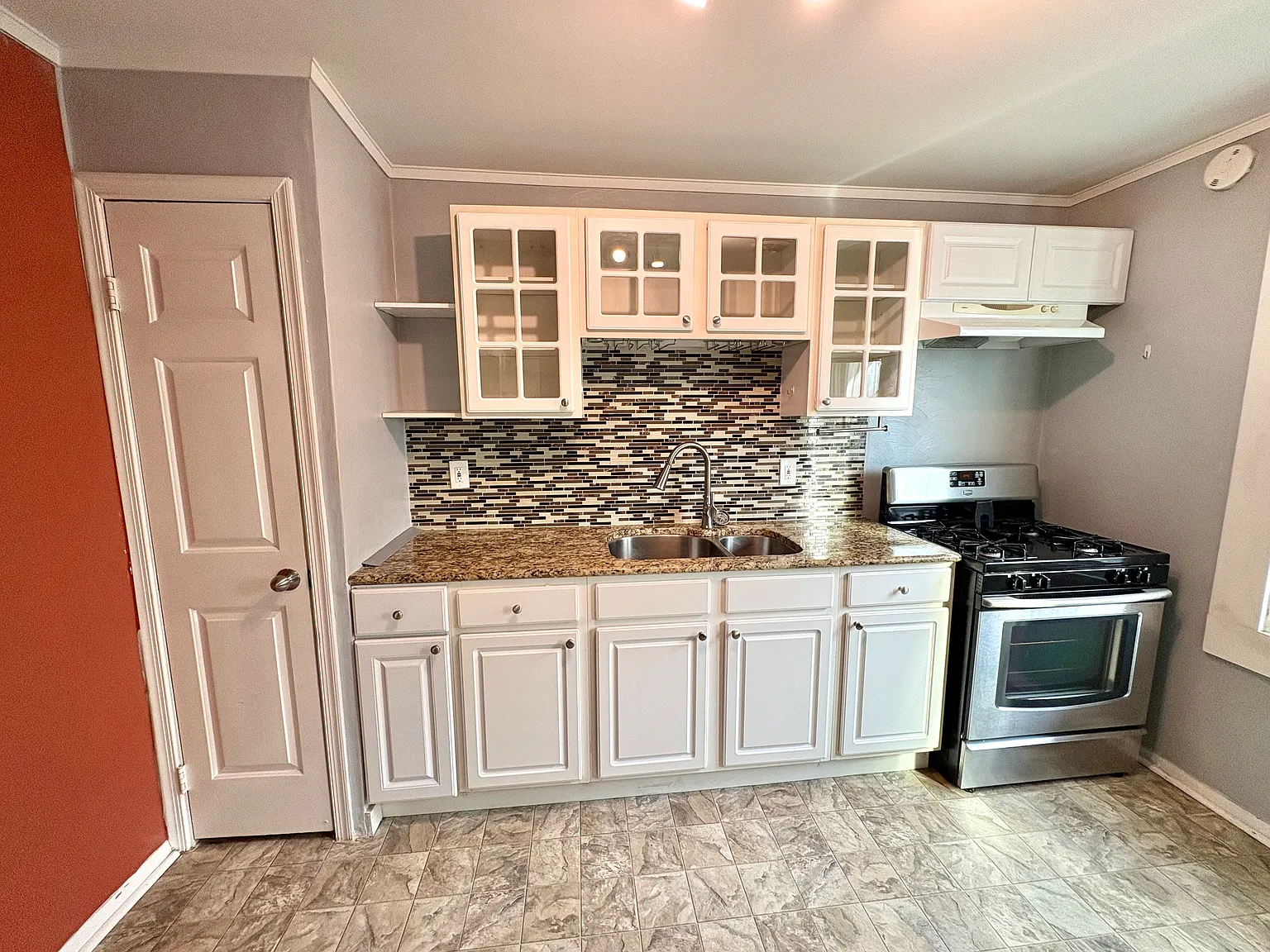 9264 Buckman Ave — Photo 4