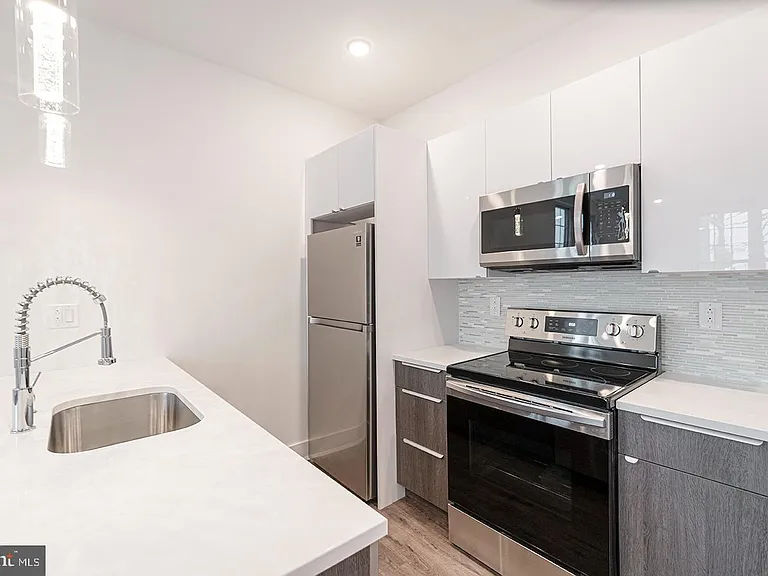 2623 Christian St #304 — Photo 3