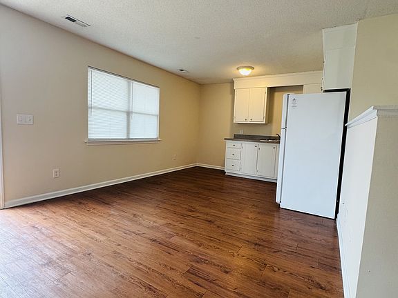 4th image of 3027 Adams Blvd APT 9