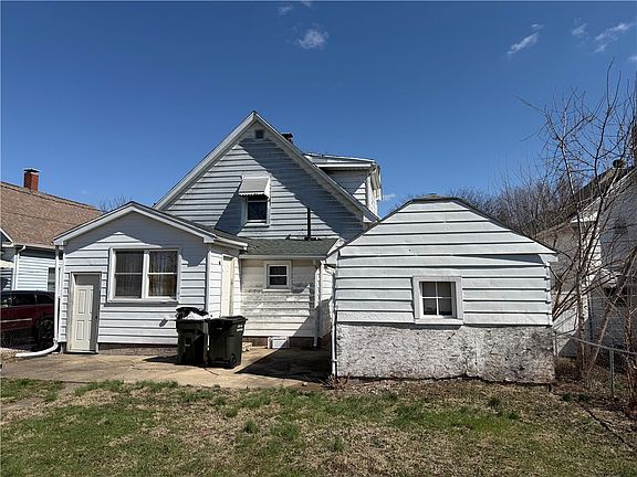 4th image of 114 Cronkhite Ave