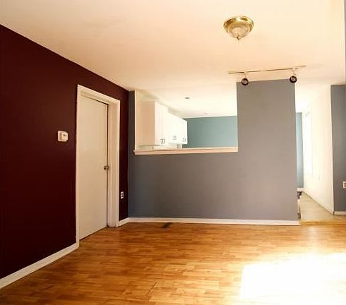 4th image of 122 Conklin Ave