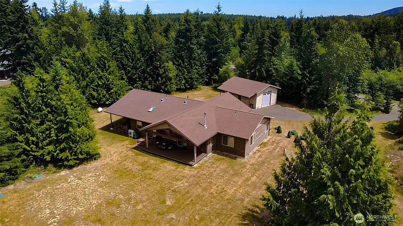 4th image of 545 Headwaters Lane