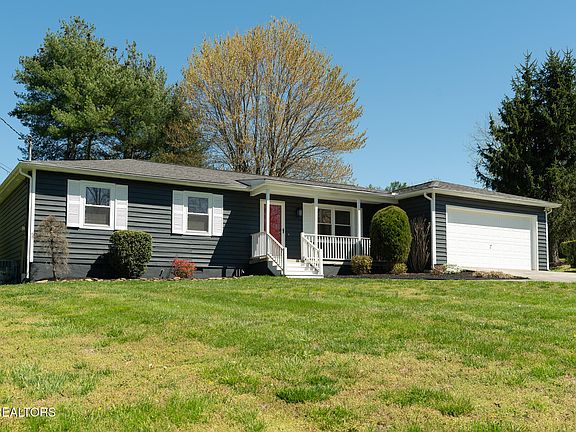 3rd image of 520 Harrow Rd