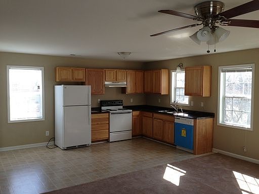 2nd image of 3223-C Summit Ave
