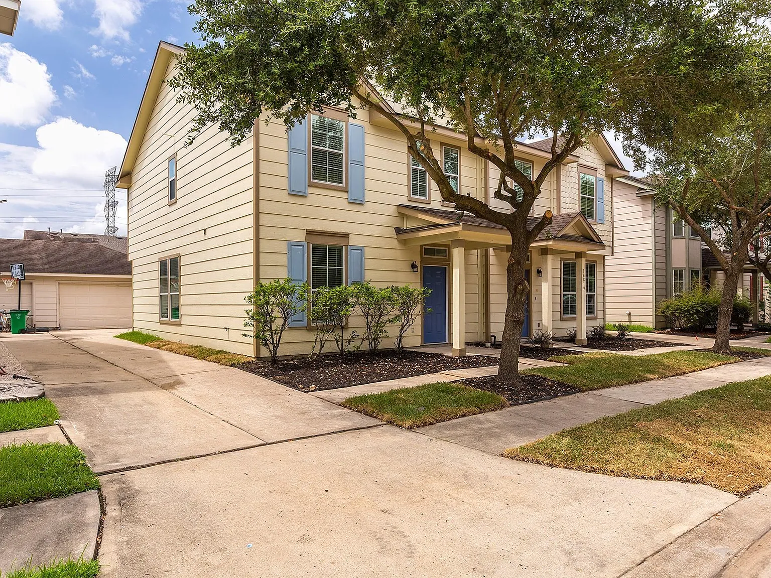 3 bed, 4.0 bath, 1540 sqft, $1,950 — Photo 2