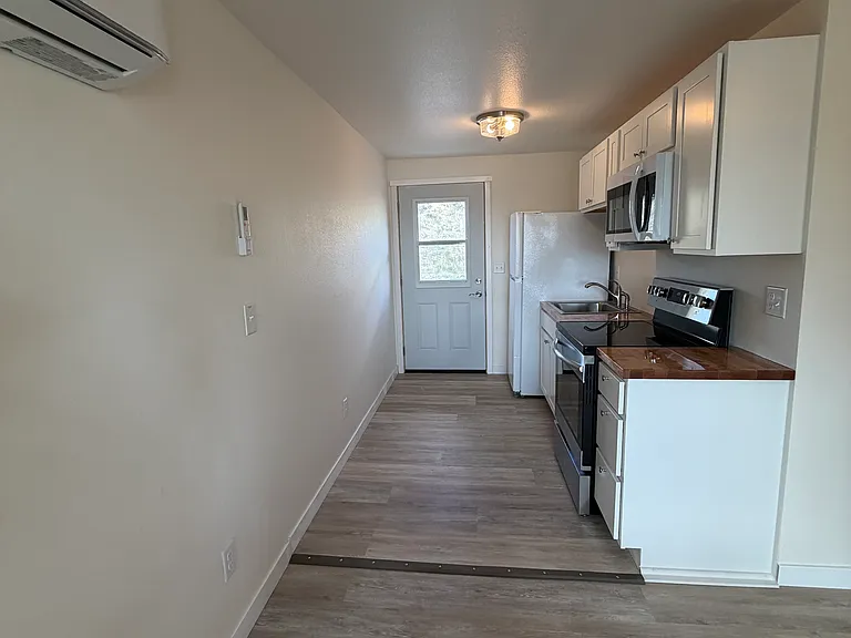 1141 S Nebraska Ave — Photo 2
