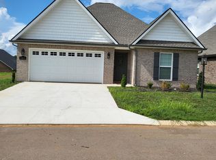 261 Sand Hills Dr, Maryville, TN 37801