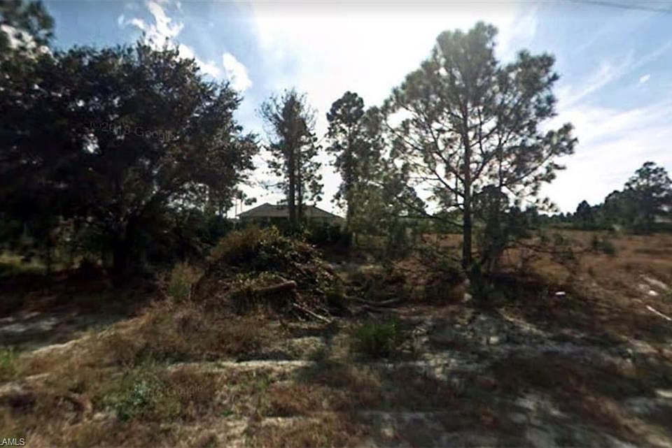2nd image of 2803 43rd St SW