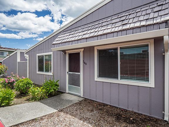 3rd image of 160 Harbor Oaks Cir
