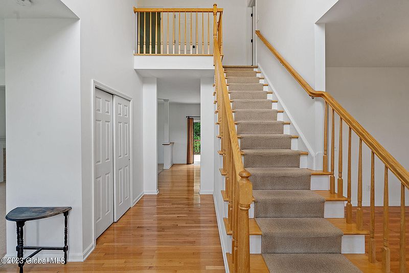 5th image of 5 Ridgewood Drive