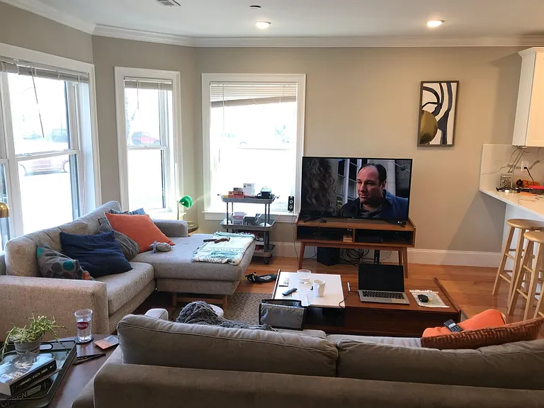 118 Holland St #2 — Photo 3