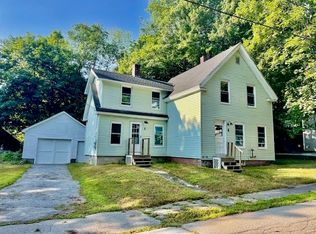 7 Whittemore St, Hillsboro, NH 03244