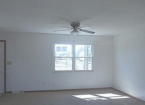 2nd image of 366 Douglas St
