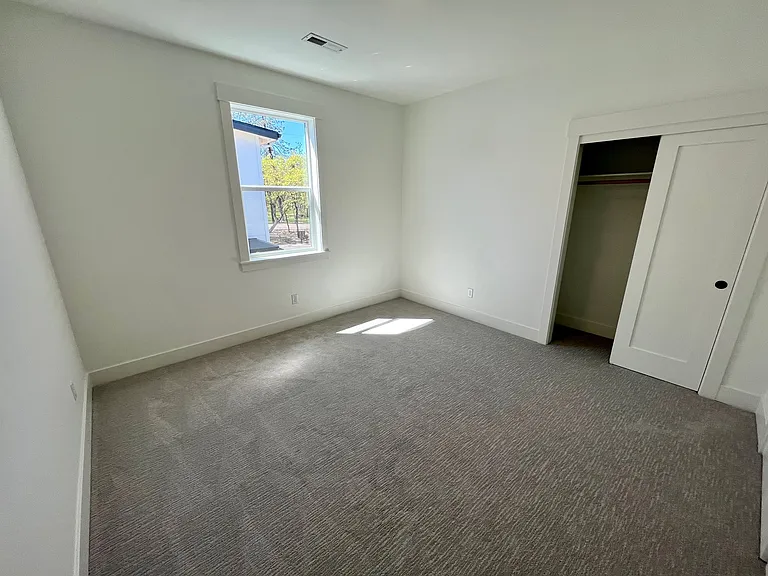 210 Bogey Ln — Photo 13