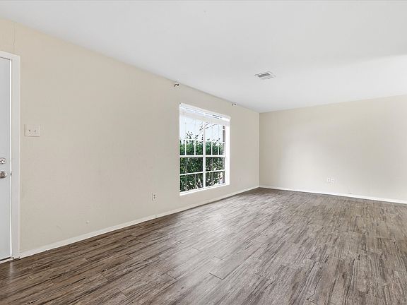 4th image of 809 Panay Way Dr
