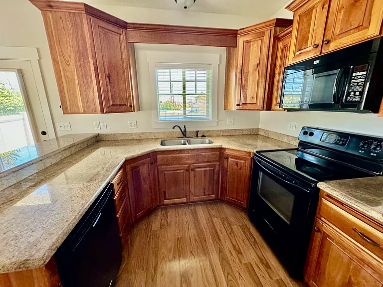 177 S 4 W — Photo 8