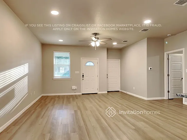 1320 Liberty St — Photo 3