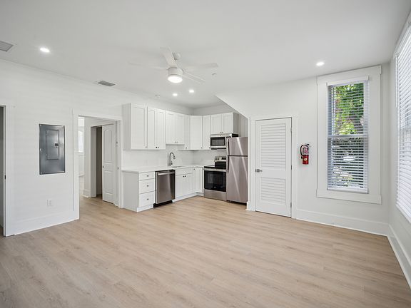 4th image of 326 S Plant Ave #2