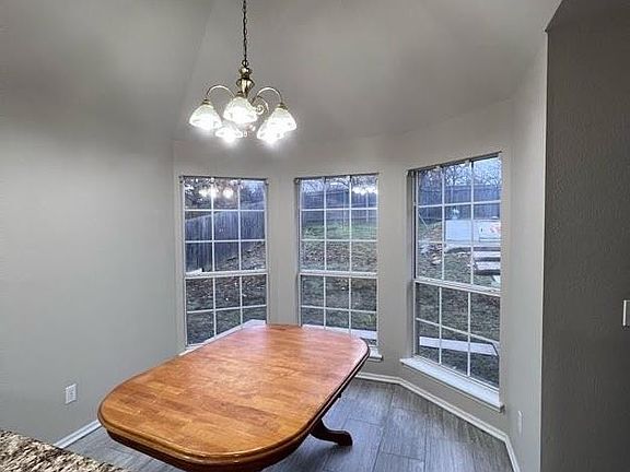 4th image of 302 Woodview Ln