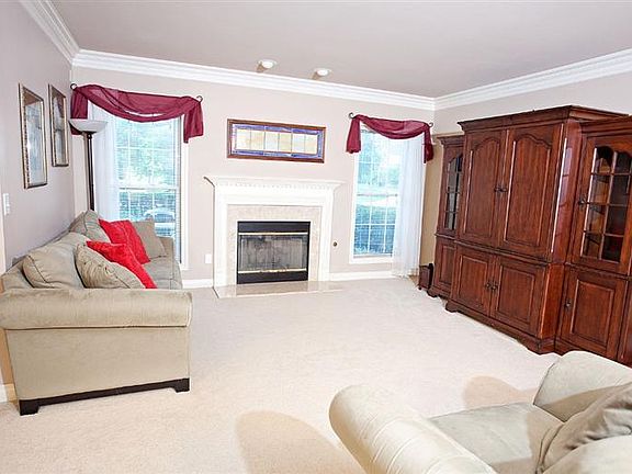 4th image of 5752 Hampshire Ln