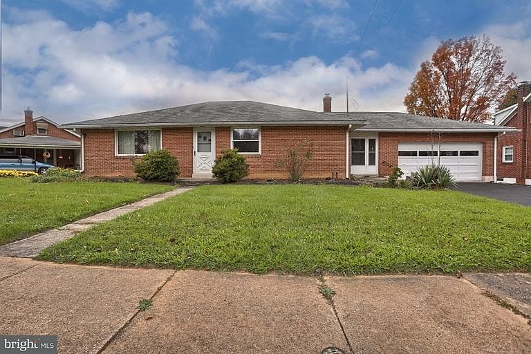 1st image of 110 Fleetwood Ave