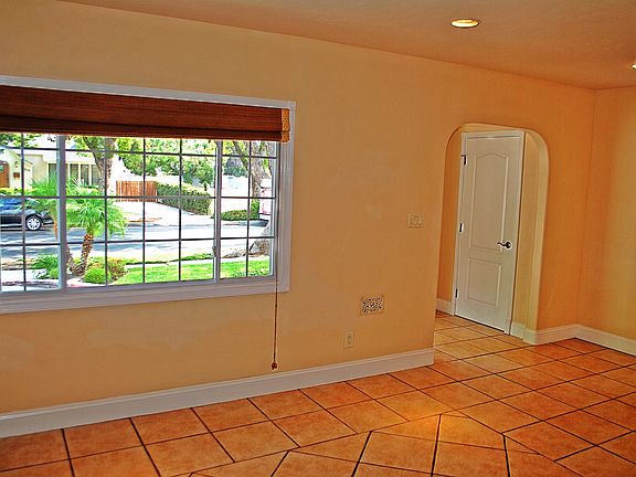 5th image of 219 N Orchard Dr