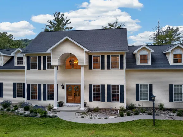 1567 Queen Esther Dr, Sayre, PA 18840