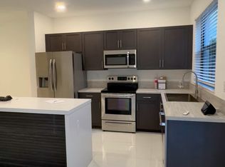 20628 NE 7th Pl, Miami, FL 33179