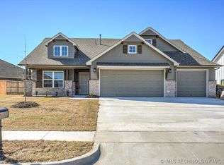 1712 E 138th Pl S, Glenpool, OK 74033