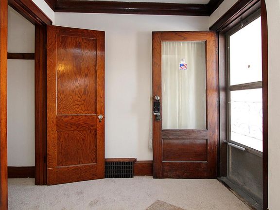 3rd image of 2809 W National Ave #2811