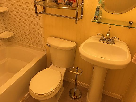 5th image of 7013 Oakwood Dr