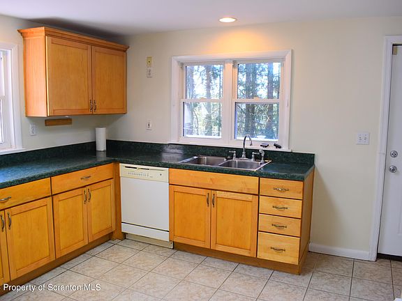 3rd image of 544 Lake Ave