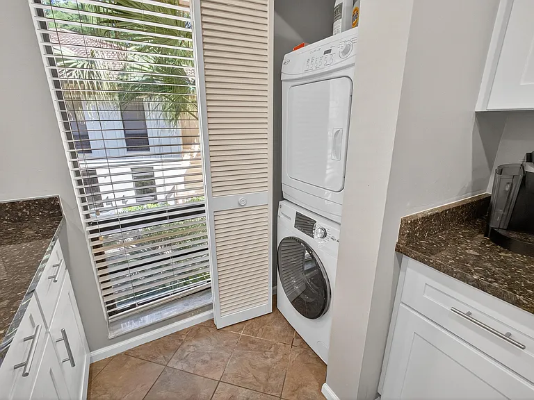 605 Brackenwood Cv — Photo 12