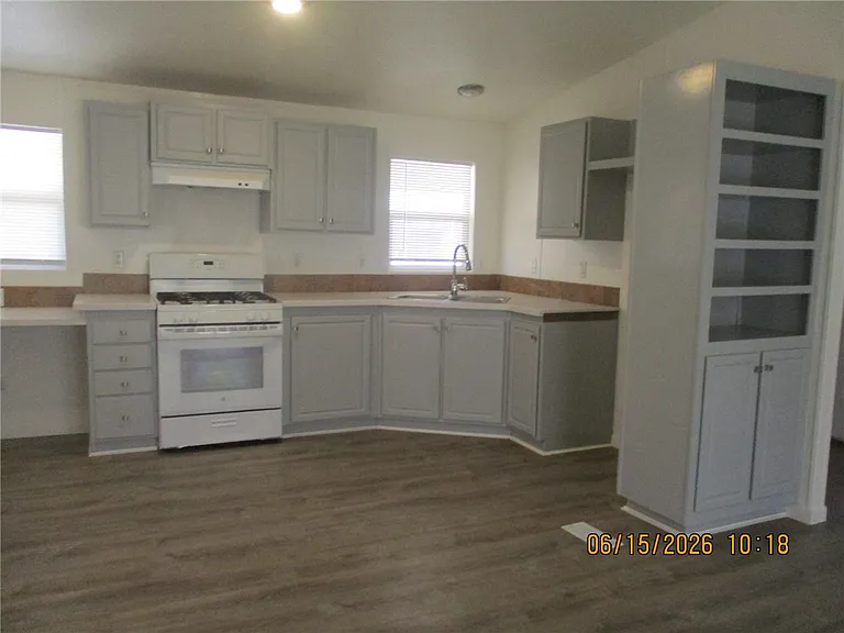 569 Harbor Dr — Photo 23