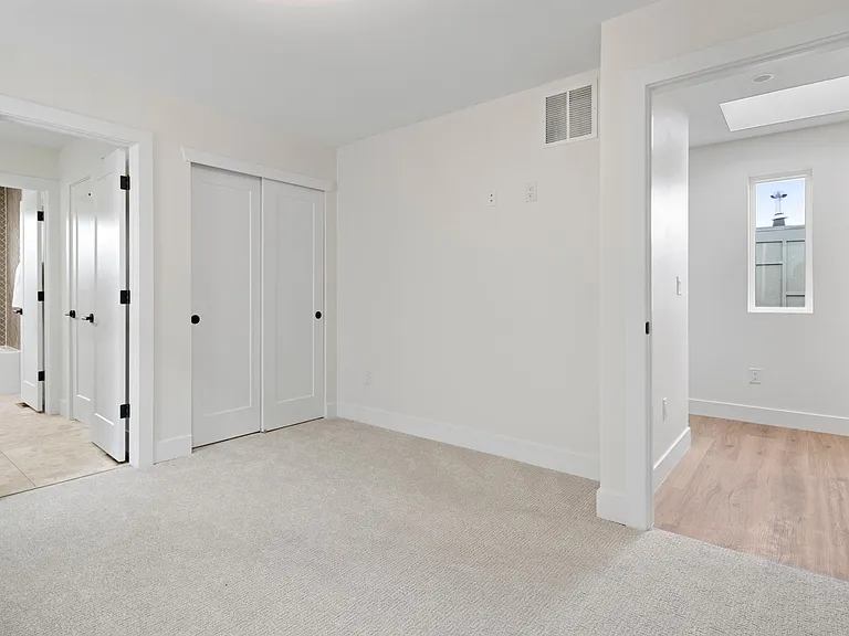 1233 Perry St #1 — Photo 18