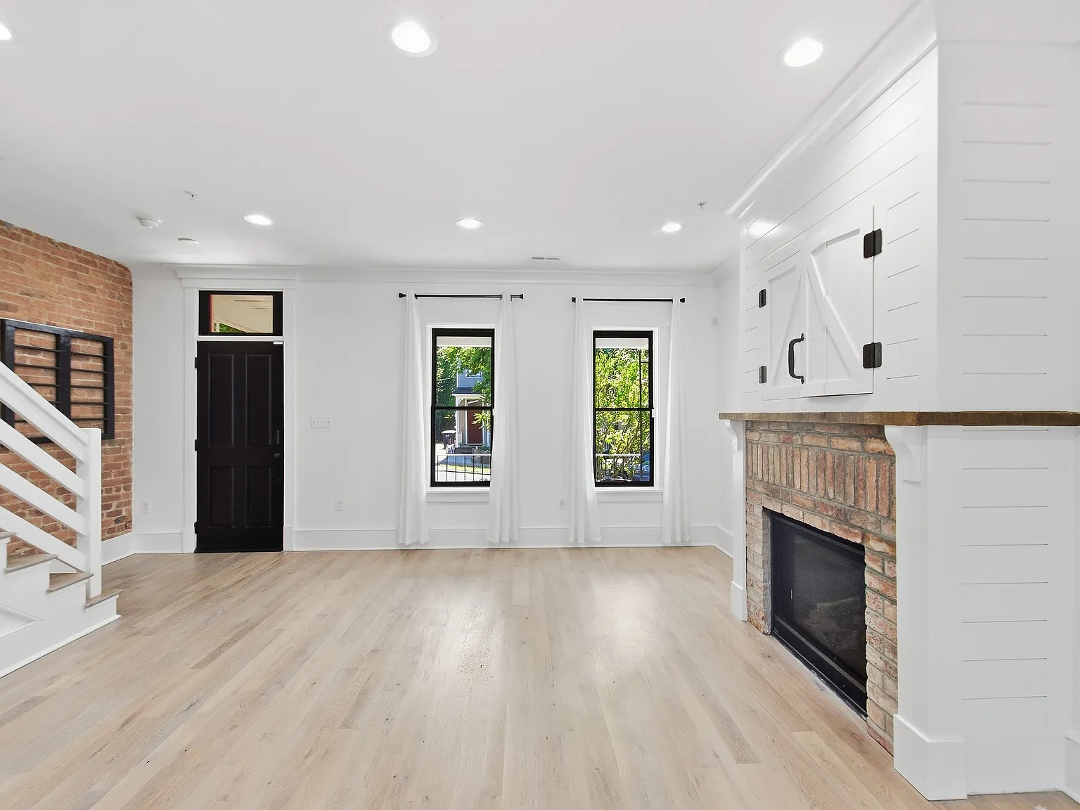 3 bed, $3,750 — Photo 2
