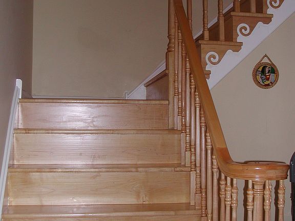 New maple hardwood stairs 
