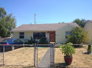 9242 34th Ave SW, Seattle, WA 98126