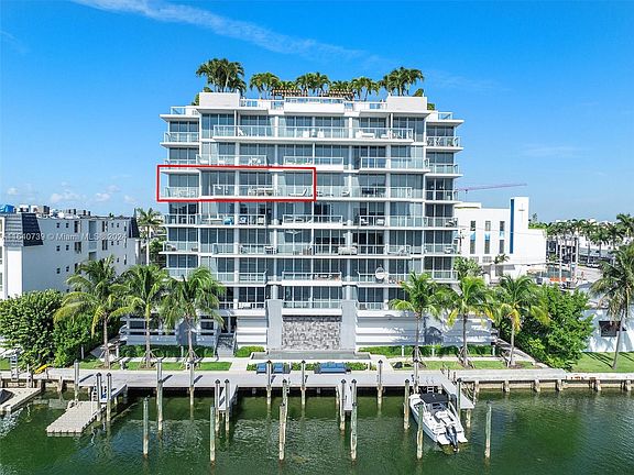 2nd image of 9521 E Bay Harbor Dr #704