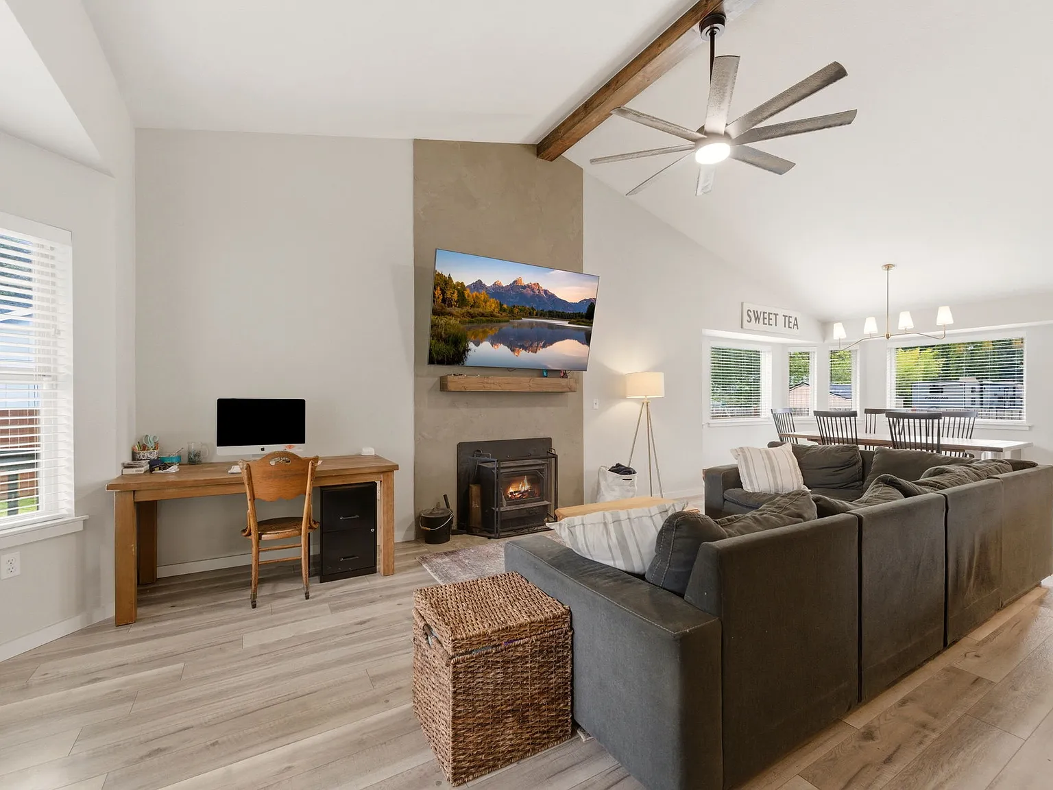 3 bed, 1392 sqft, $2,600 — Photo 3