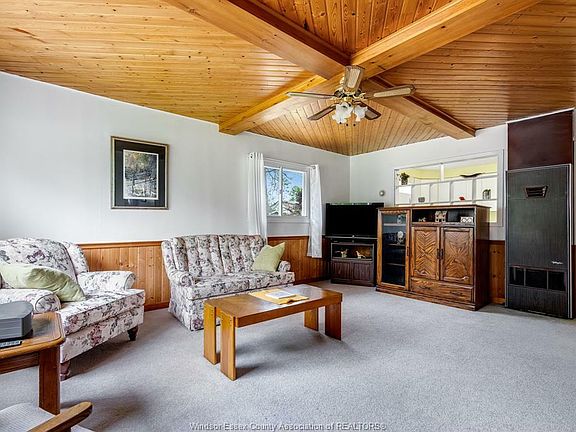 3rd image of 236 Lansdowne Ave