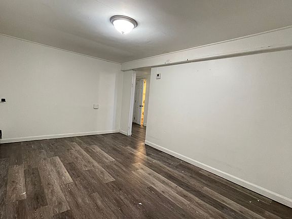 2nd image of 162 Nelson Ave #G1