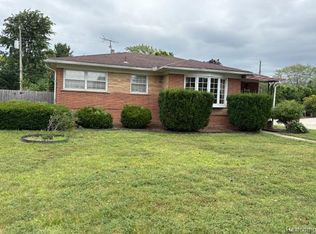 9829 Chatham Ave, Allen Park, MI 48101