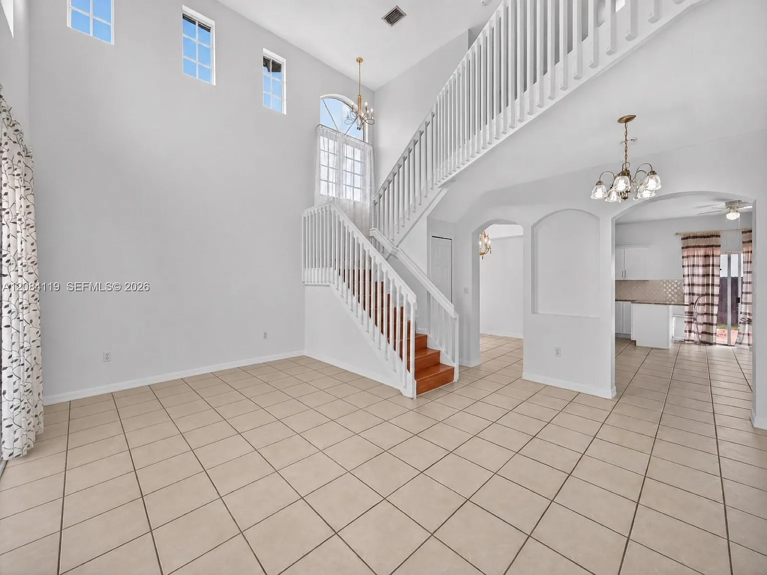 4 bed, 2658 sqft, $4,000 — Photo 3