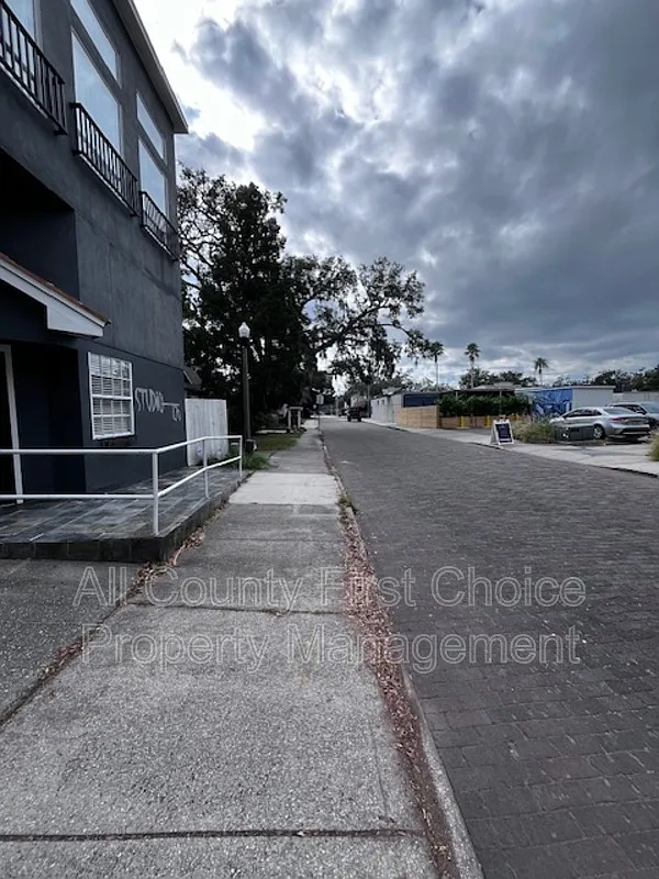 Studio, 1.0 bath, 450 sqft, $1,100 — Photo 1