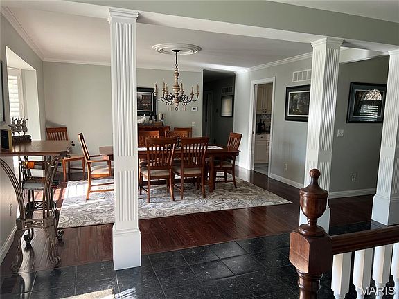 4th image of 6 Hanover Hills Ct