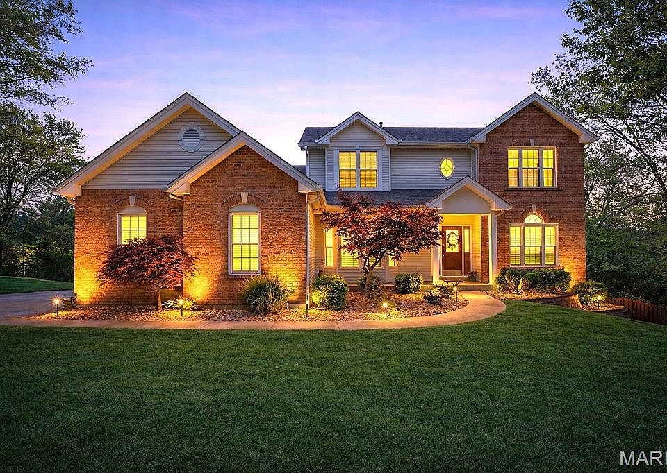 1st image of 19 Christina Dr
